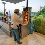 Premium מלון טורונץ'